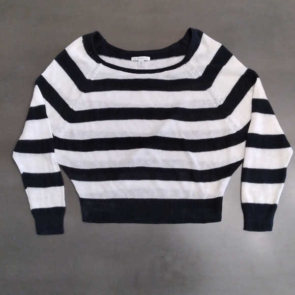 Striped Sweater | American Eagle Outfitters 🦅 | Medium - Picture 2 of 3